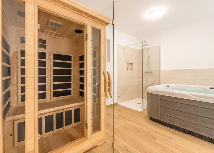 Beautiful In With Sauna Feriehus Sukošan